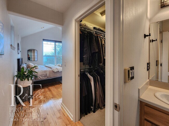 Building Photo - Light-Filled View Home with Vaulted Ceilings & Warm Wood Finishes