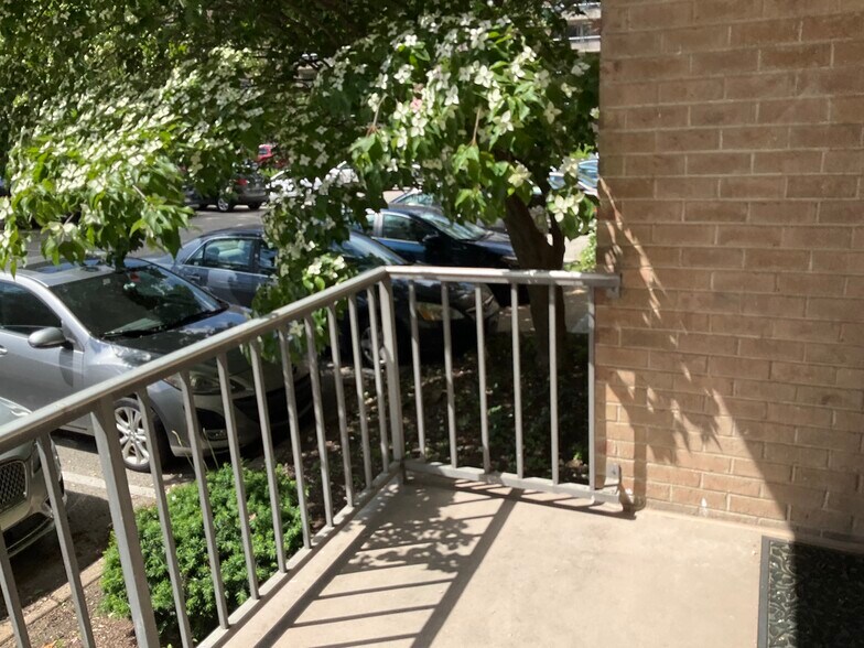 Patio - 100 West Ave