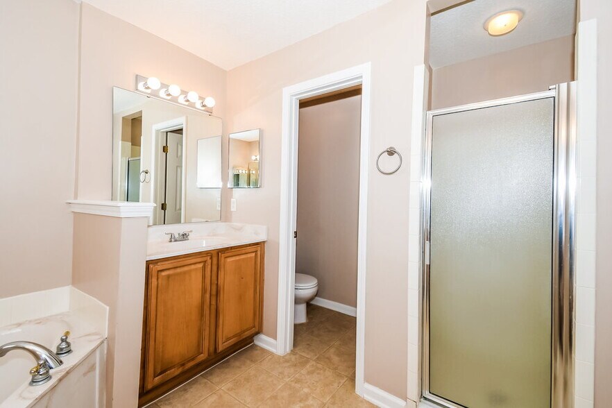 Building Photo - 725 Indigo Run Dr