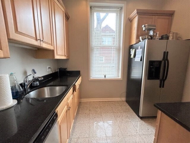 Kitchen - 5975 Alder St