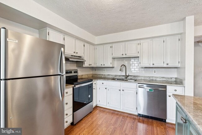 Building Photo - 7994 Tyson Oaks Cir