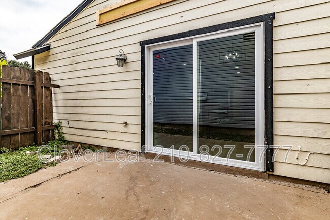 Building Photo - 8039 Big Bend