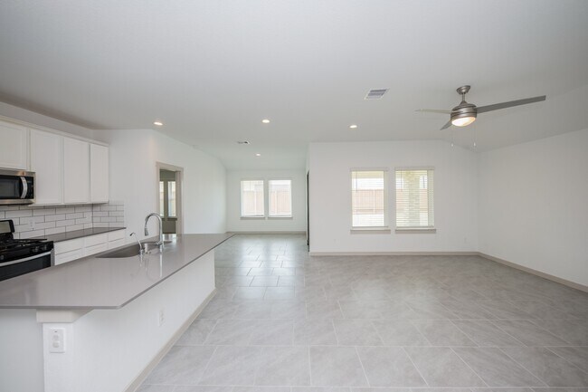 Building Photo - 29535 Paytons Park Ct