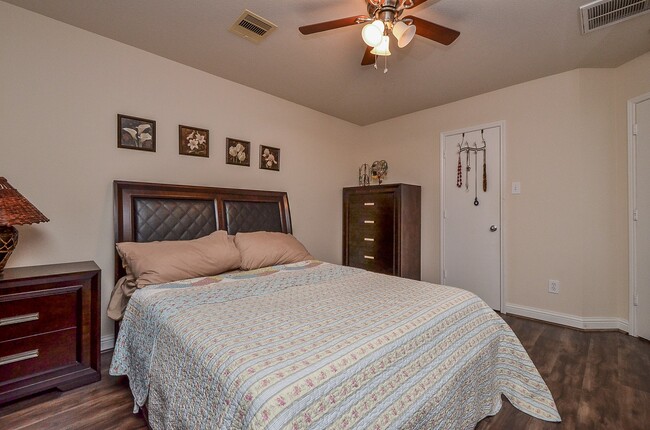 Building Photo - 12022 Mallard Stream Ct