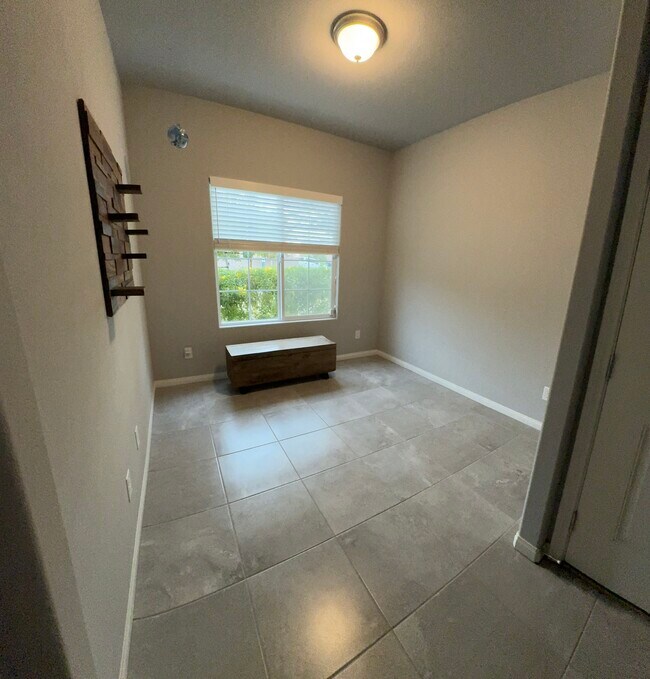 Building Photo - 4466 Zara Point Ave