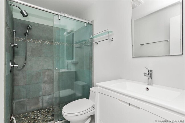 Building Photo - 202 Soundview Ave