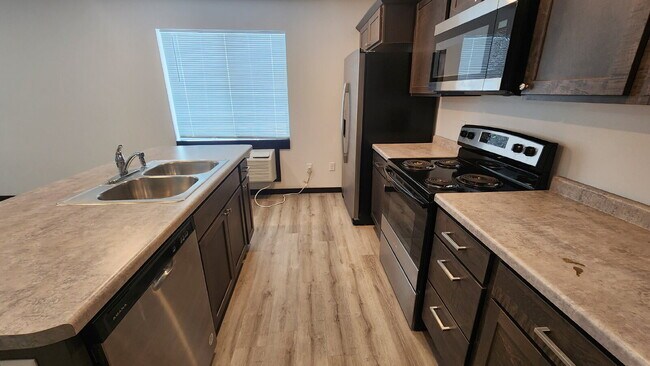 Building Photo - Modern 2 Bedroom, 2 Bathroom Residence wit...