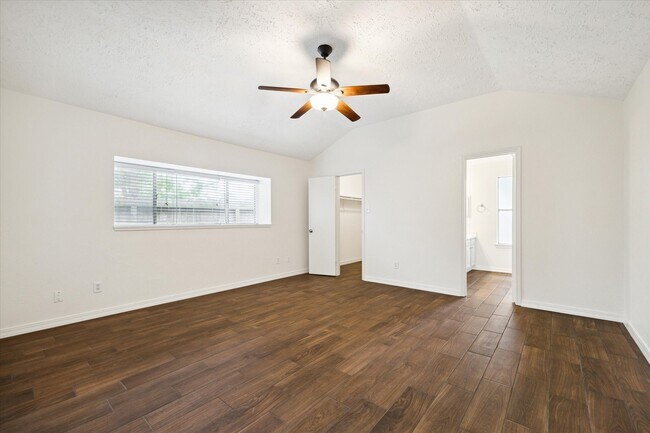 Building Photo - 1534 Valley Landing Dr