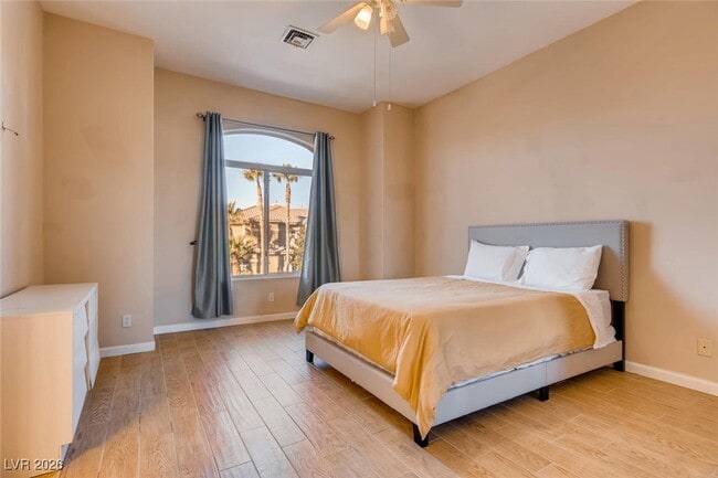 Building Photo - 1870 Columbia Crest Ct