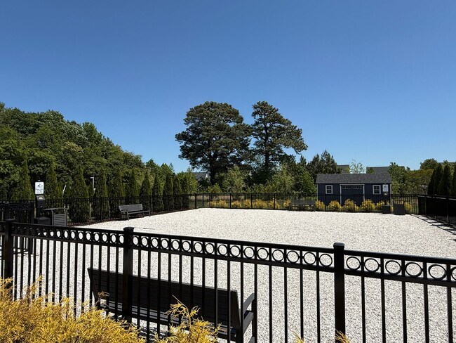Building Photo - 1670 Lake Placid Dr