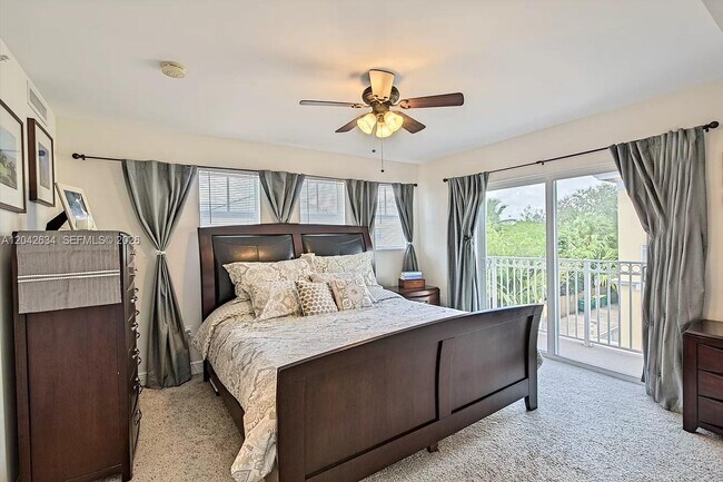 Building Photo - Southeast 15th Street, Fort Lauderdale, FL 33316 - 3 BR 3.5 BA townhouse