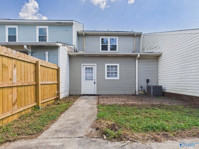 Building Photo - 1829 Brownstone Ave SW
