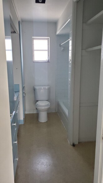 Building Photo - 1928 Taylor St