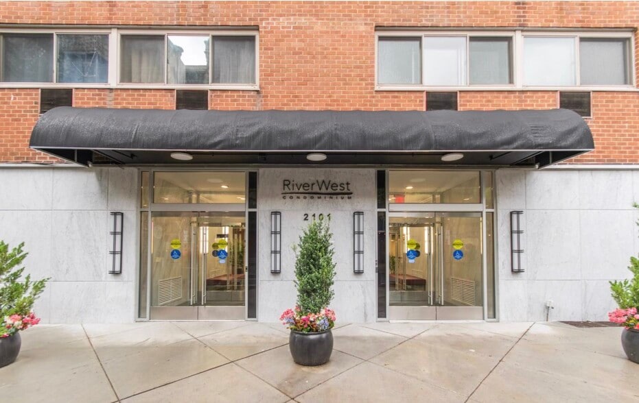 Building Photo - 2101 Chestnut St