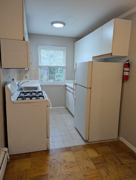 Building Photo - 1C Hemlock Dr