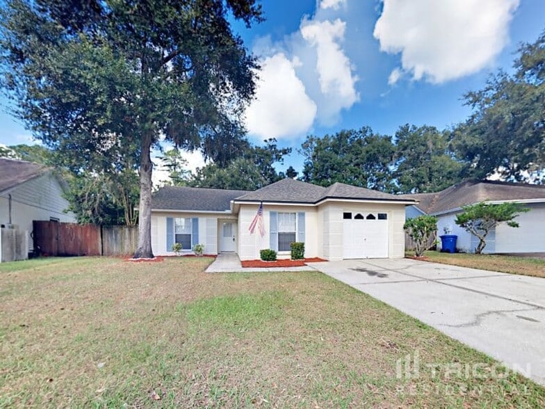 Building Photo - 1028 Hardwood Dr