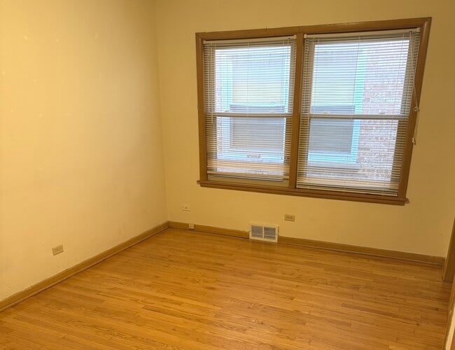 Building Photo - 7121 W Foster Pl