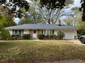 Building Photo - 522 Skylark Dr