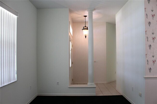 Building Photo - 2228 Lake Holloway Blvd