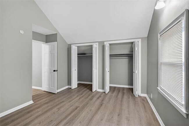 Building Photo - 600 Mansfield St