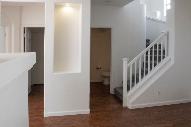 Building Photo - 3 bedroom 2.5 bathroom two-story rental in...