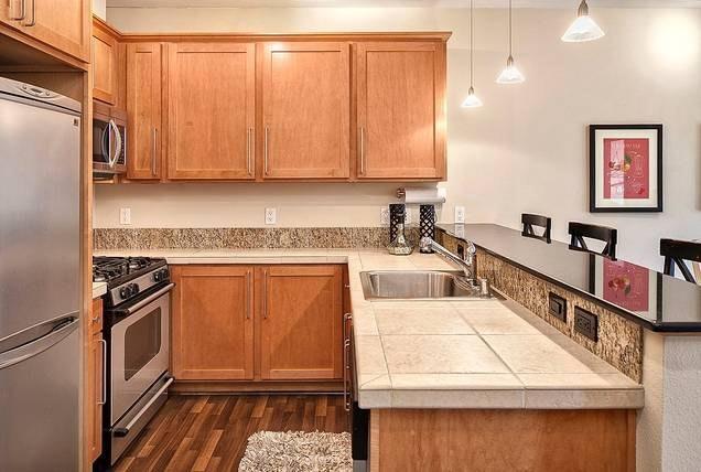 Building Photo - 410 NE 70th St