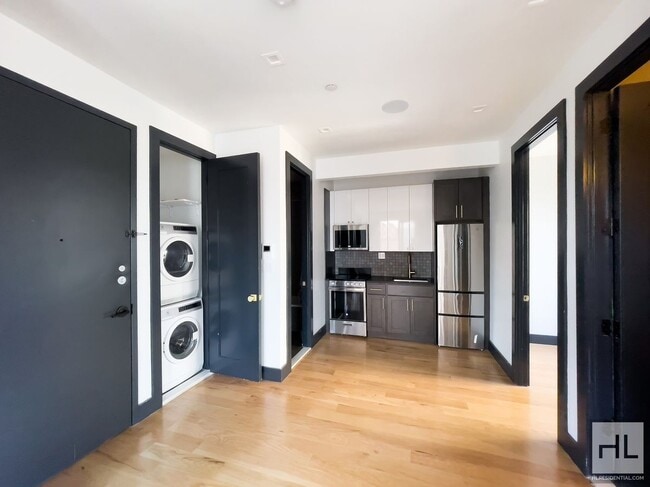 Curated visual reference: Fresh Look at Convenient South Slope Location Modern 3