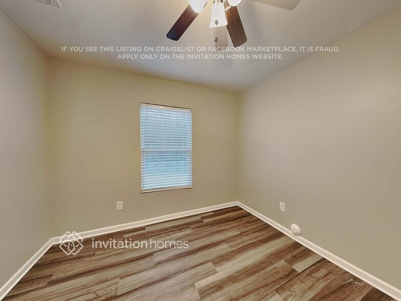 Building Photo - 915 Mathis Ave