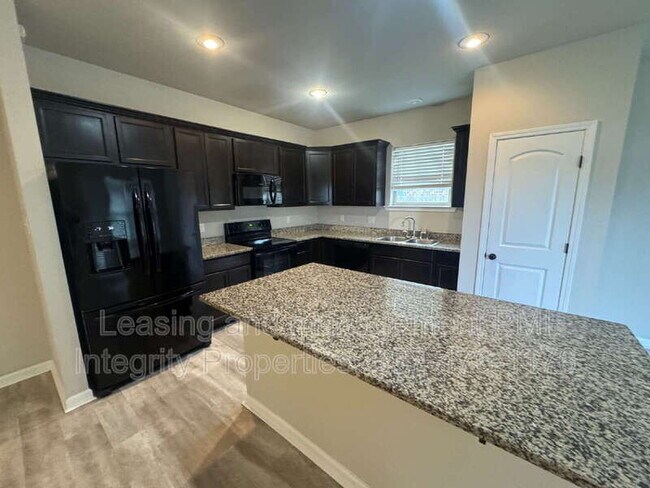 Building Photo - 201 St Caillin St