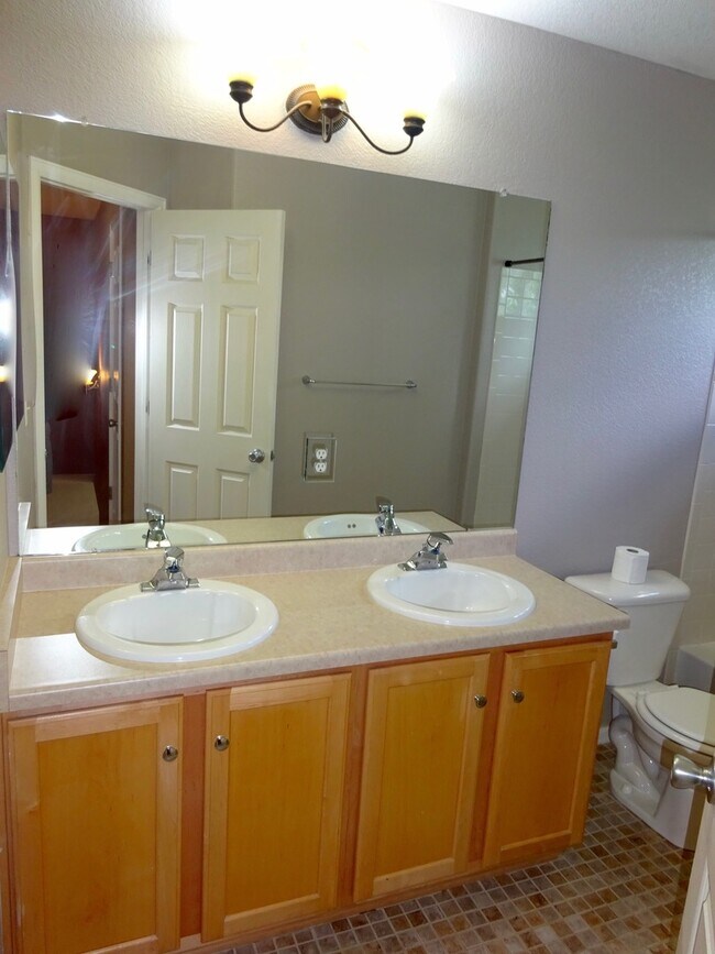 Building Photo - Beautiful 4 Bedroom Home In Parker - Piner...