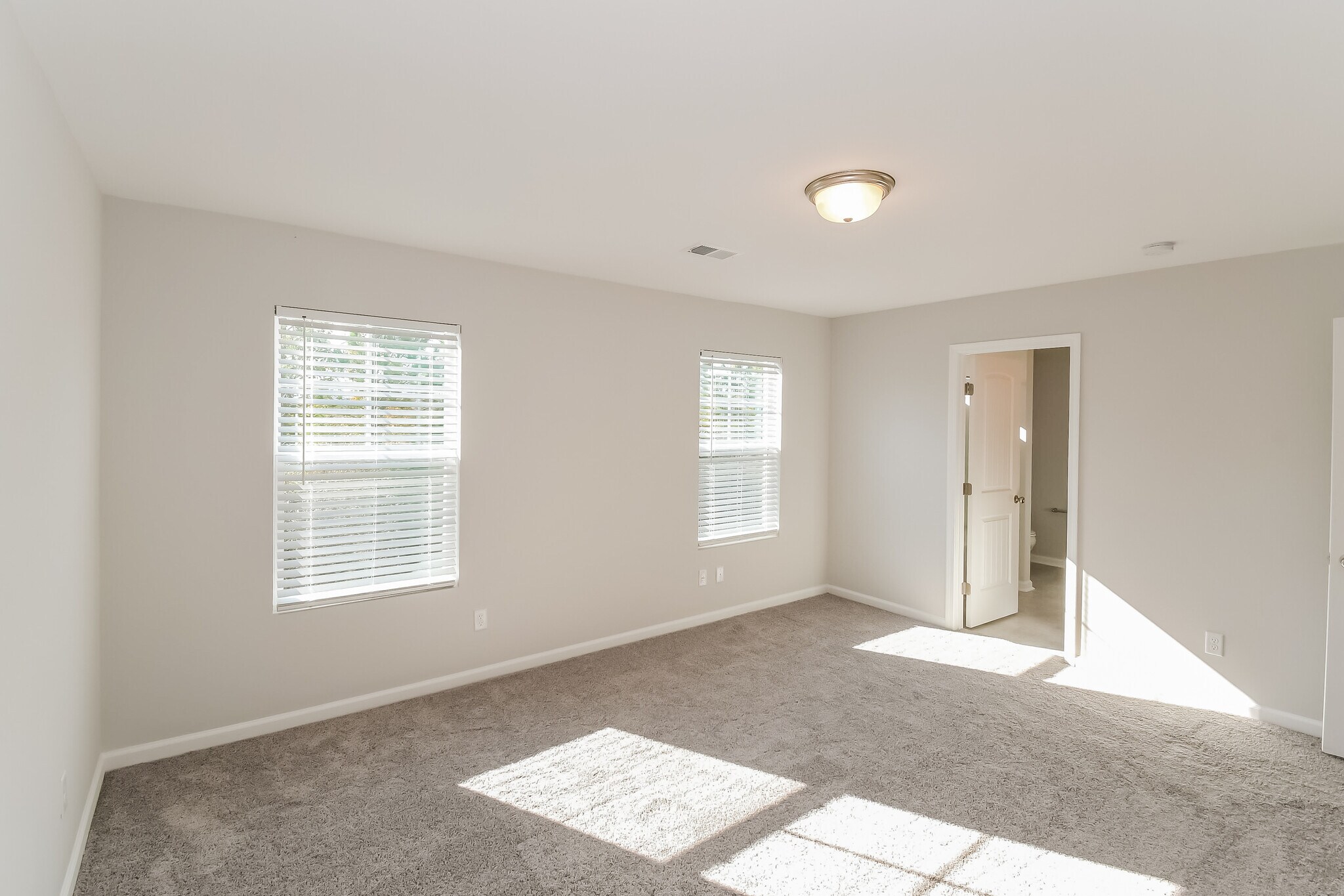 Building Photo - 1091 Autumns Wood Cir E