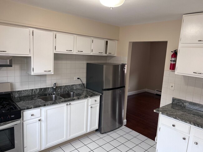 Building Photo - 5315 S 73rd Ct