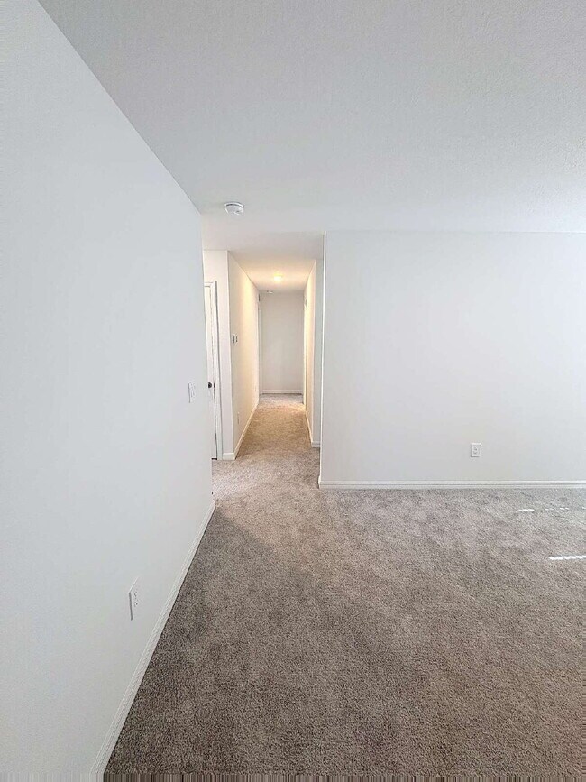 Building Photo - 8438 Blue Wave Ln E