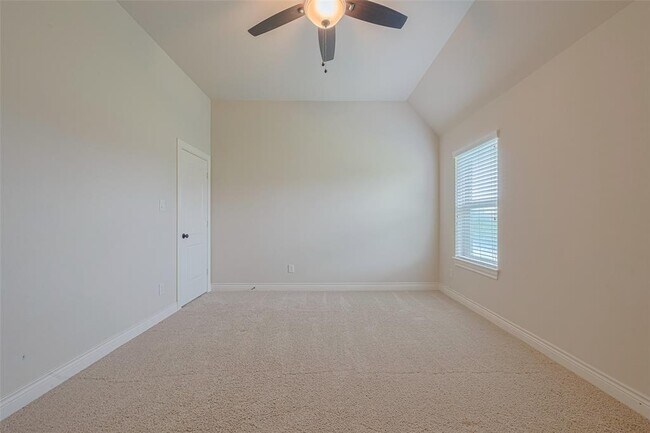 Building Photo - 27906 Colonial Point Dr