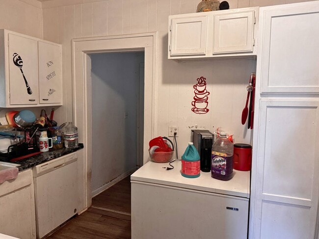 Building Photo - Spacious 2 bed, 1 bath home in Highland!
