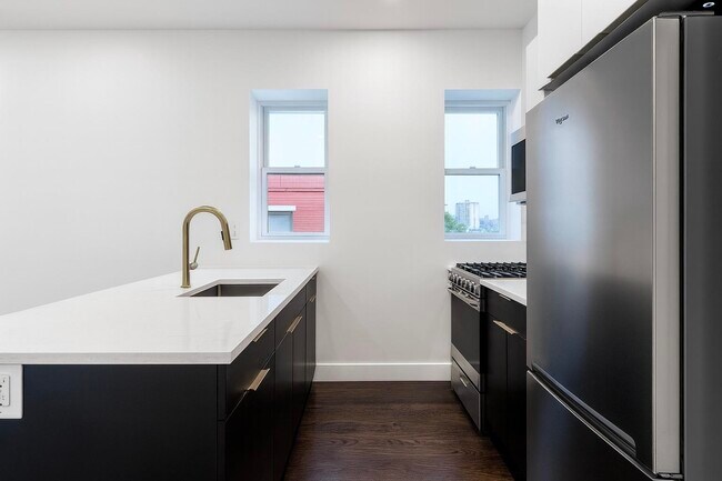 Building Photo - 272 Hoboken Ave