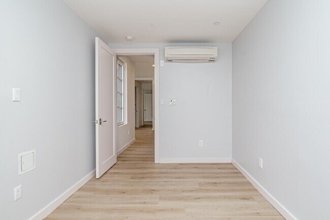 Building Photo - 251 Front St