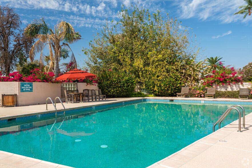 Senior Housing Phoenix Manor for Seniors 55+ 2636 N 41st Ave Phoenix