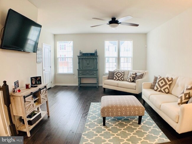 Building Photo - 408 Streamview Dr