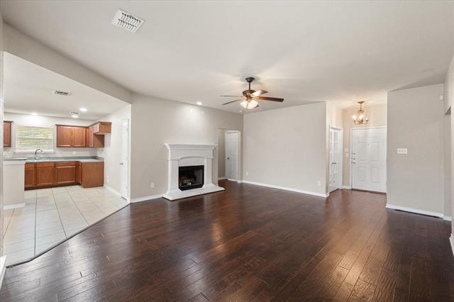 Building Photo - 1513 Millbrook Dr