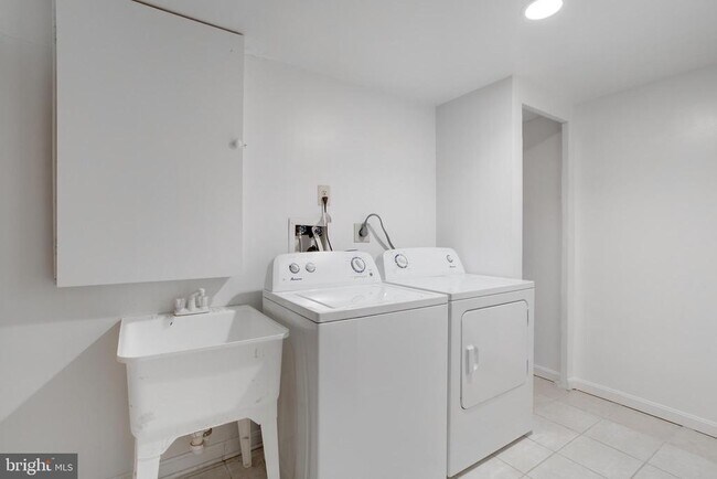 Building Photo - 5312 Anchor Ct