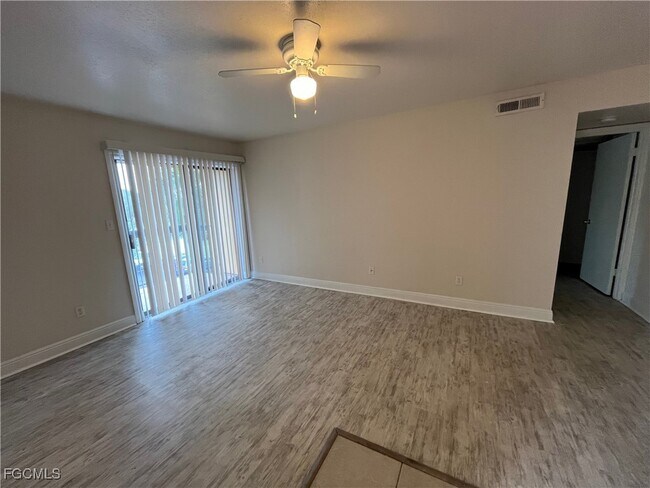 Building Photo - 2885 Winkler Ave