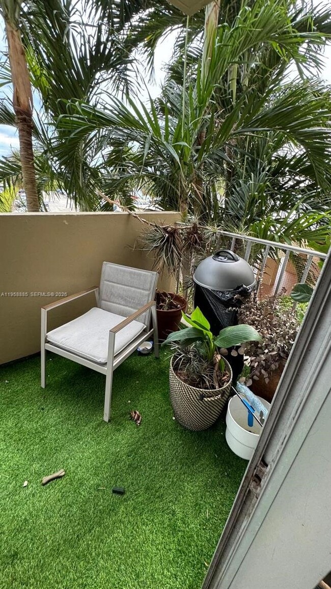 Building Photo - 880 NE 69th St