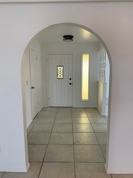 Building Photo - 3576 Stanford Dr