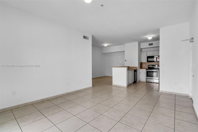 Building Photo - 7280 NW 114th Ave