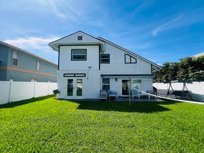 Building Photo - 2482 Sundy Ave