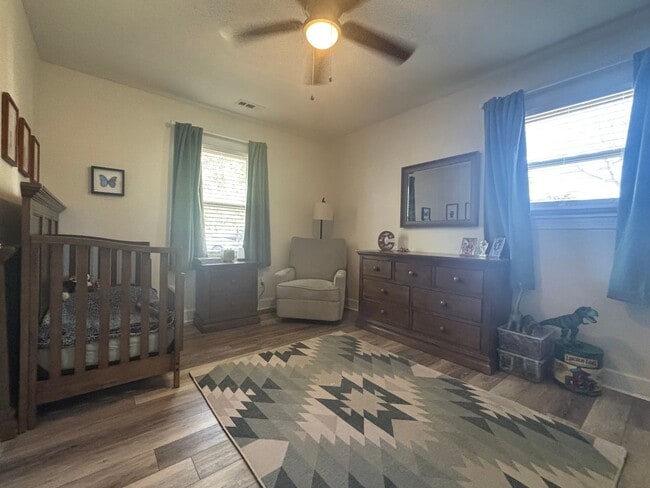 Building Photo - Lovely on Lance