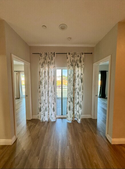 Building Photo - 4159 Rosemead Blvd