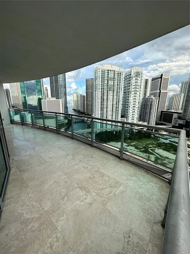 Building Photo - 350 S Miami Ave