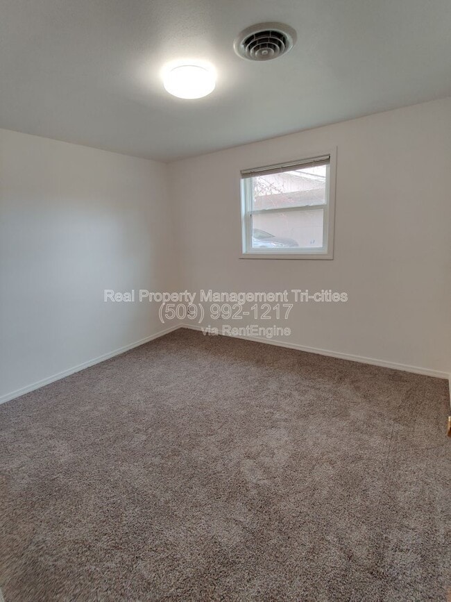 Building Photo - 603 N Ely St